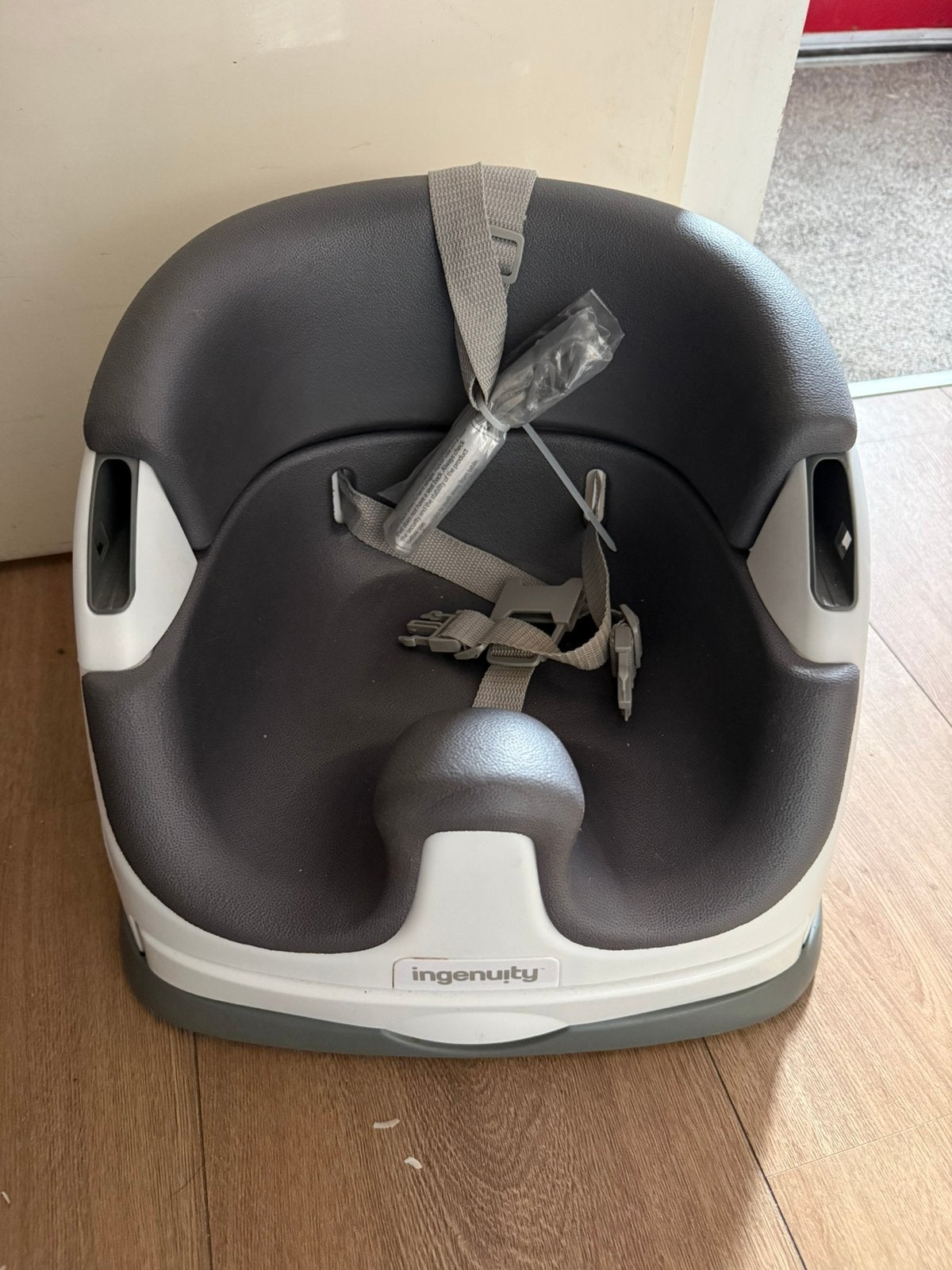 Baby Base 2-in-1 zitje Ingenuity - vanaf 6 maanden, Kinderen en Baby's, Kinderstoelen, Ophalen, Zo goed als nieuw, Overige typen