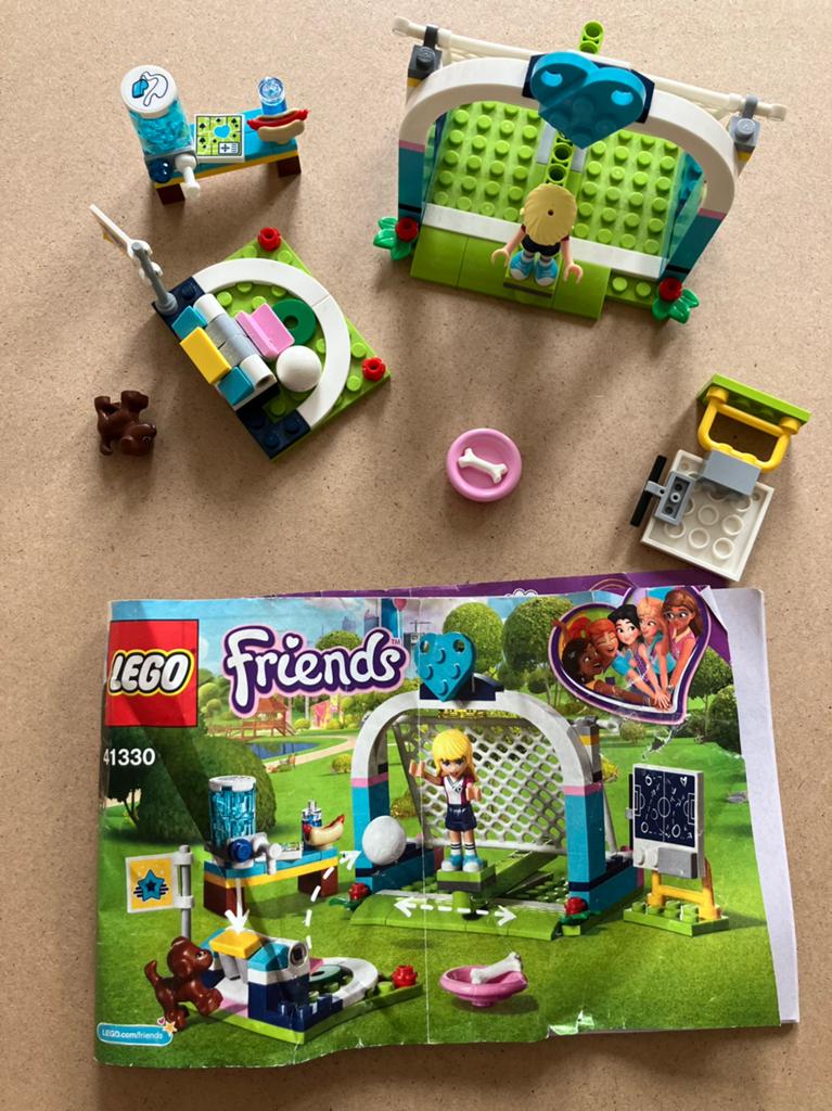 LEGO FRIENDS 41330 Voetbaltraining met Stephanie, Kinderen en Baby's, Speelgoed | Duplo en Lego, Ophalen of Verzenden, Gebruikt