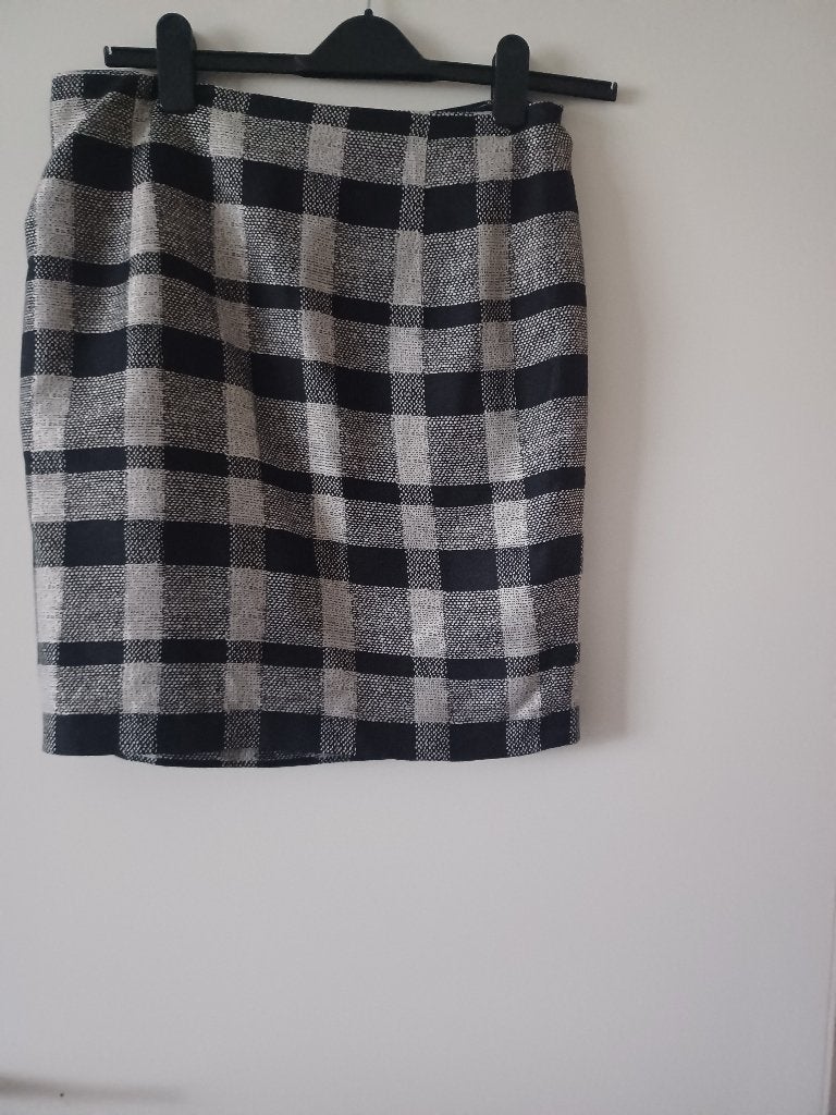 Rok geblokt zwart beige 40 knielengte, Kleding | Dames, Rokken, Maat 38/40 (M), Zwart, Ophalen of Verzenden, Zo goed als nieuw
