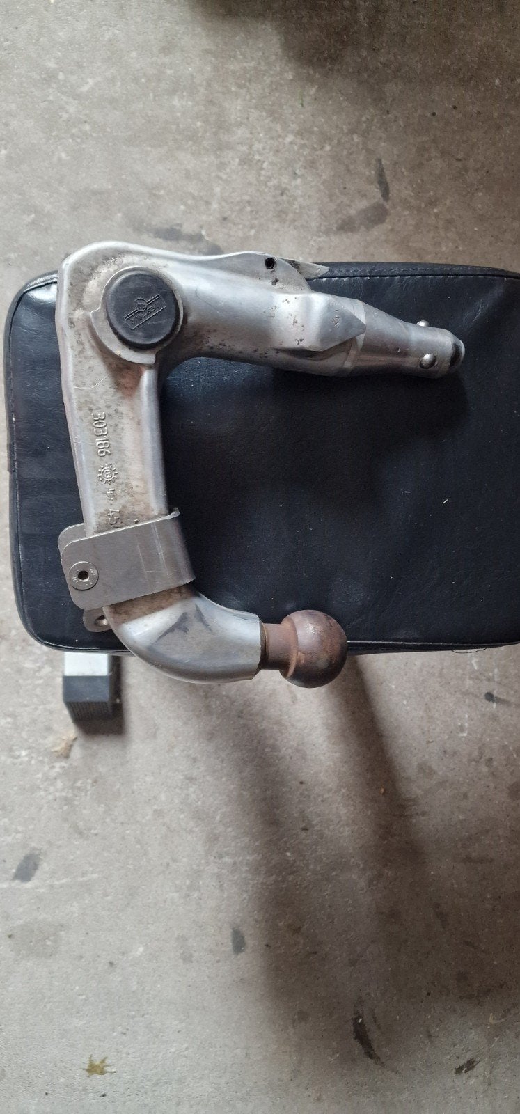 Afneembare trekhaak, origineel Bmw E60 zonder M-bumper, Auto-onderdelen, Ophalen of Verzenden, BMW