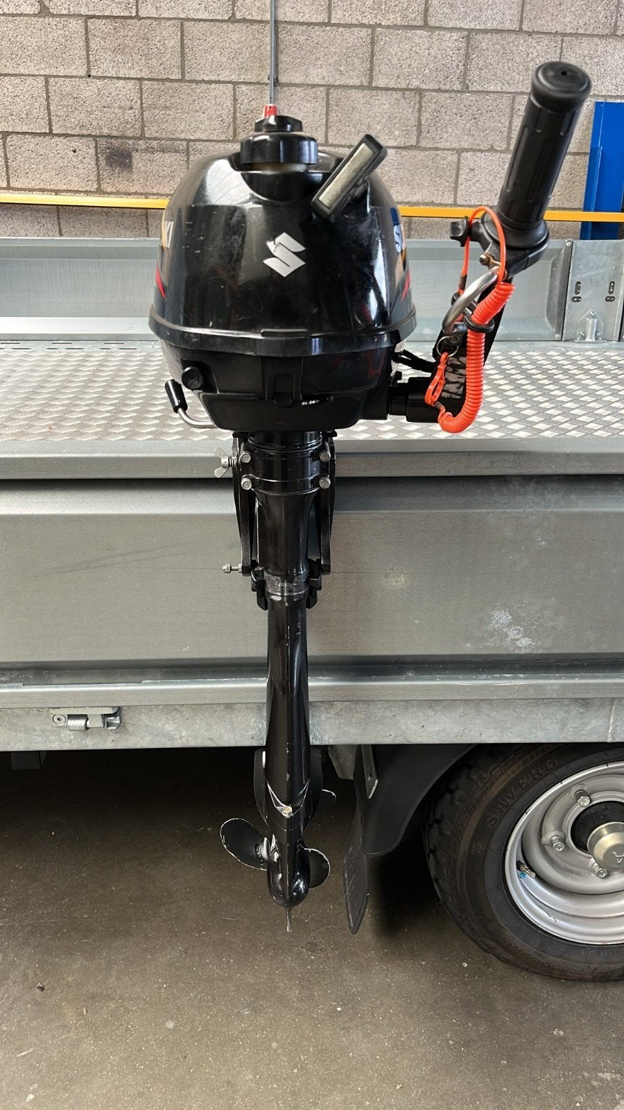 Suzuki 2.5 pk 4 takt buitenboordmotor 2011 in nieuwstaat