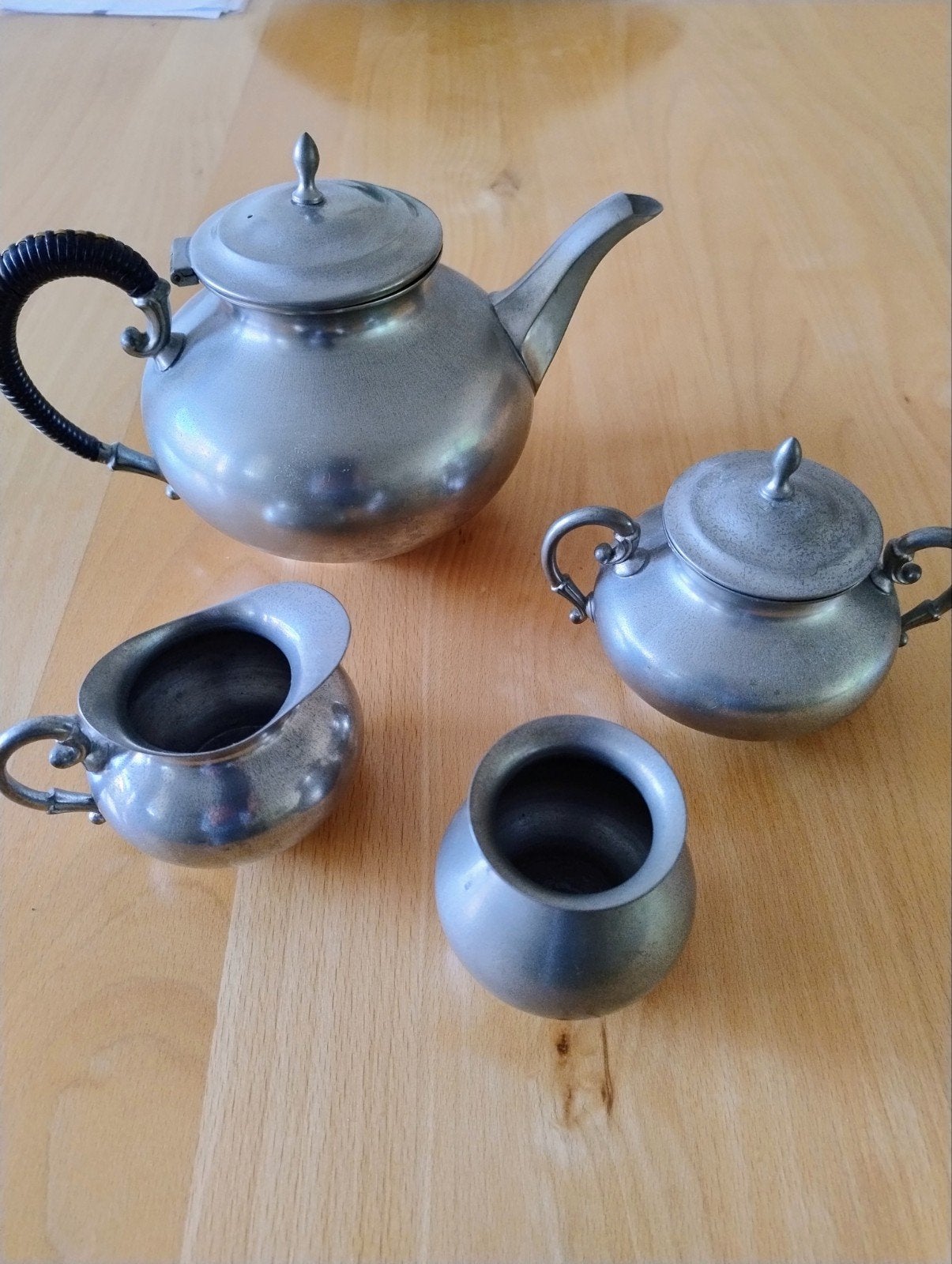 Tinnen theeservies CK uit Tiel, Ophalen