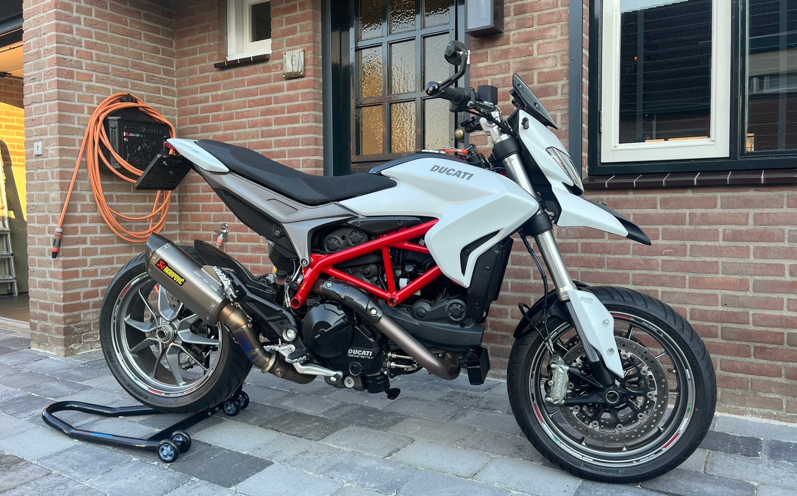 Ducati hypermotard 939, 2018, 10134km, Motoren, Bedrijf, SuperMoto