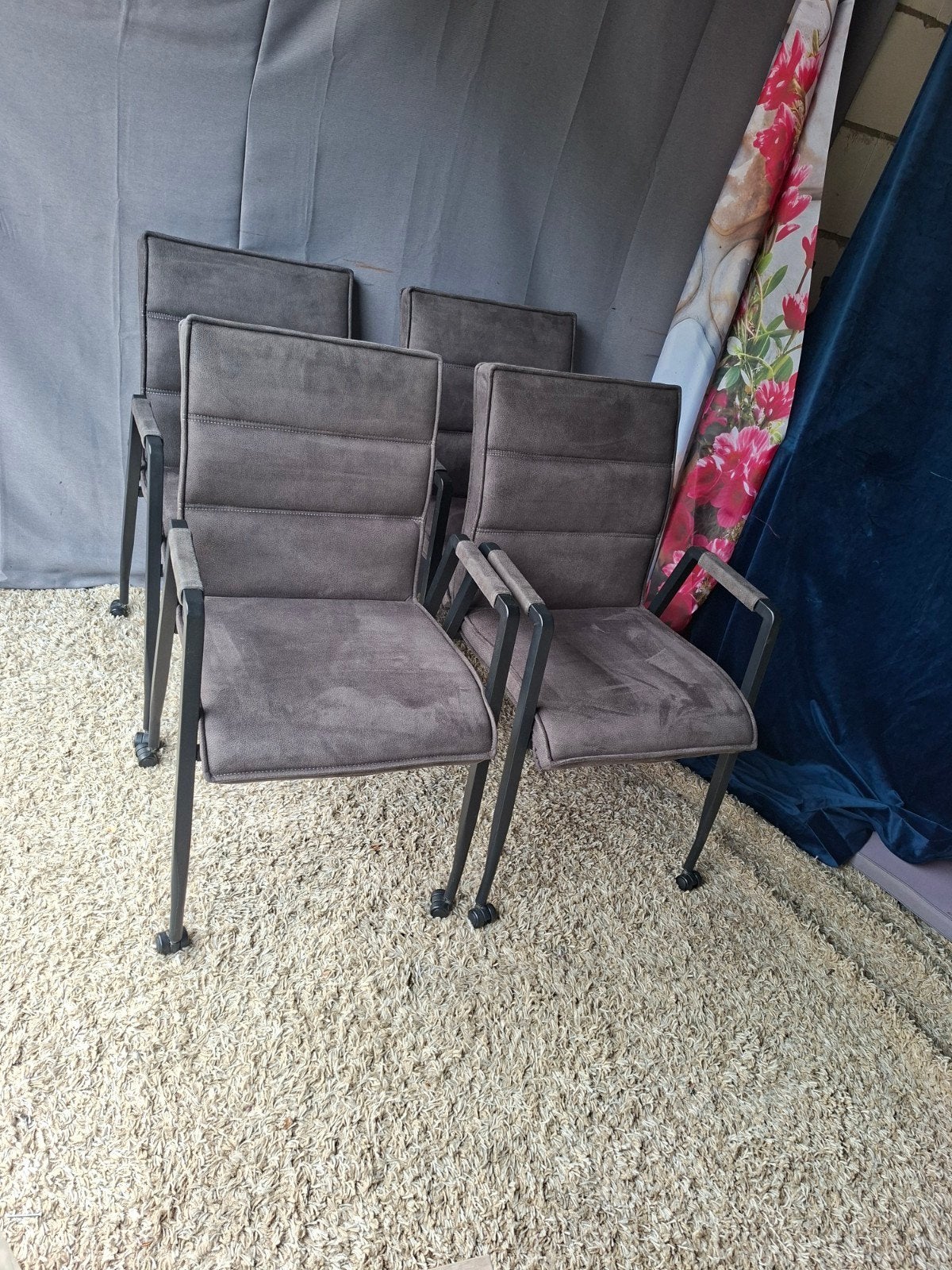 4 zo goed als nieuwe Maxsofa stoelen, Ophalen, Zo goed als nieuw, Metaal, Vier