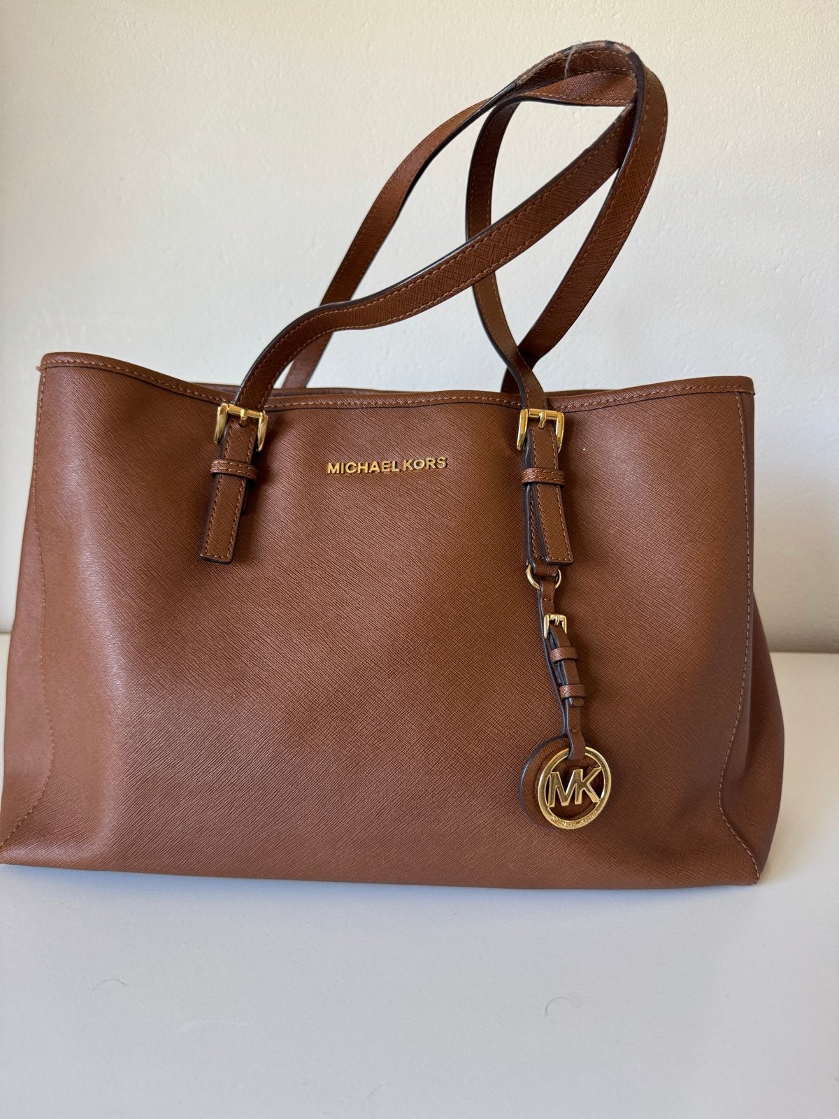 Mooie cognac kleurige tas van Michael Kors, Sieraden, Tassen en Uiterlijk, Tassen | Damestassen, Ophalen of Verzenden, Gebruikt