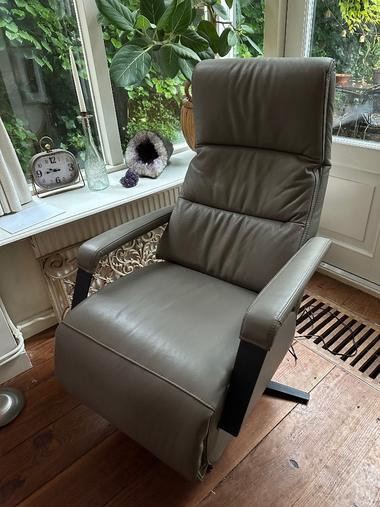Relax fauteuil Releazz 2M, Ophalen, Zo goed als nieuw, 50 tot 75 cm, Leer