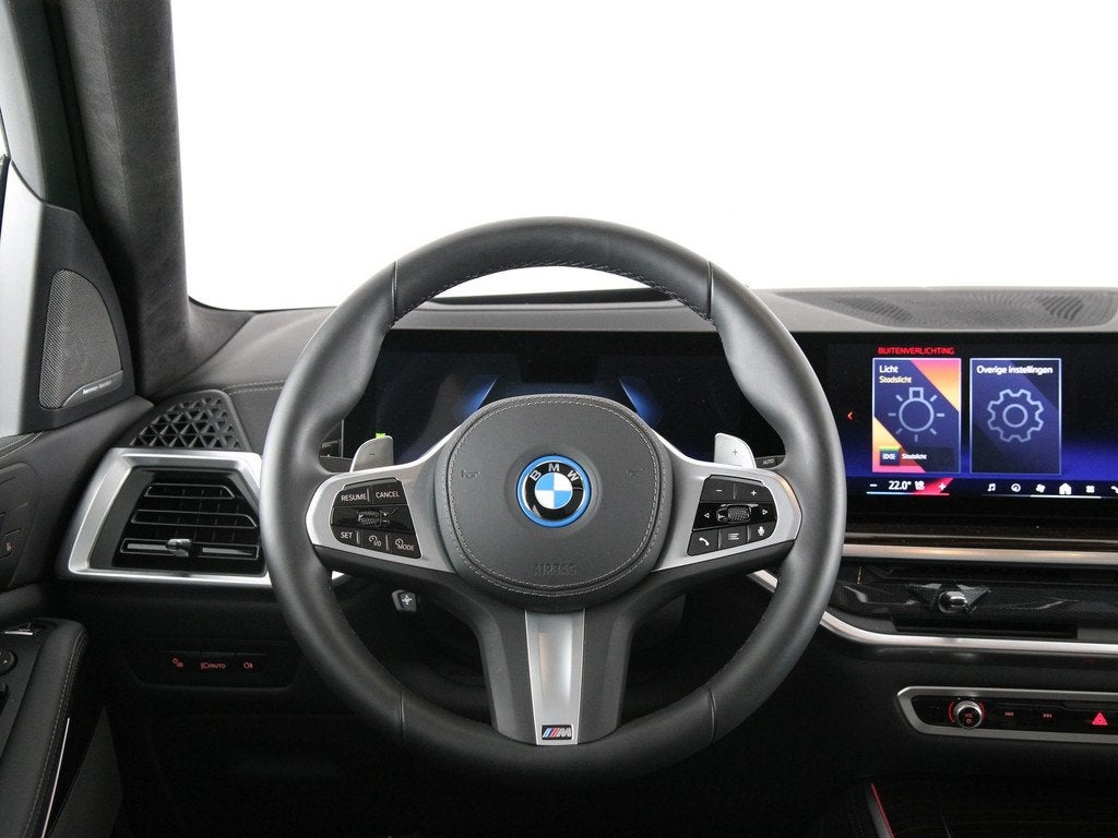 BMW X5 xDrive50e M-Sport Pro (bj 2025, automaat), Auto's, Gebruikt, 2395 kg, Met garantie (alle), Overige brandstoffen