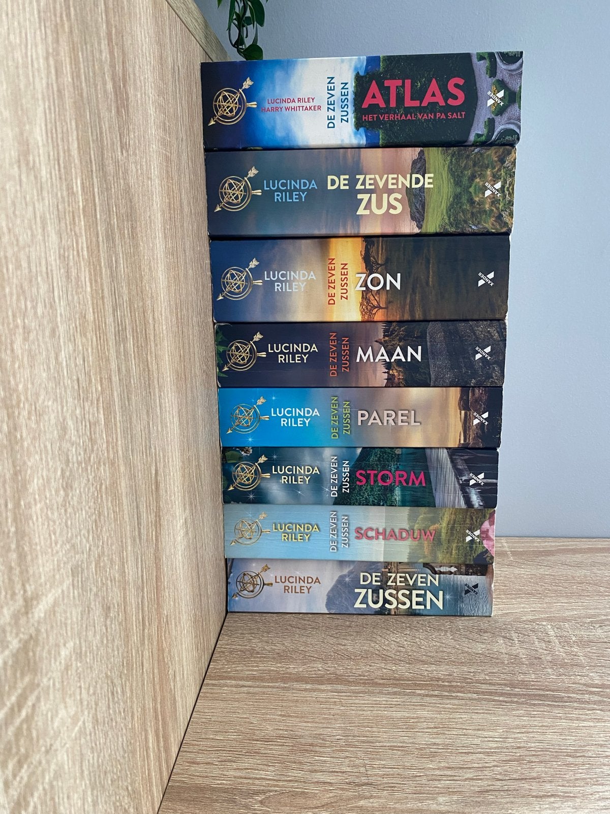 Complete serie De Zeven Zussen van Lucinda Riley - Goede sta, Boeken, Romans, Ophalen, Zo goed als nieuw