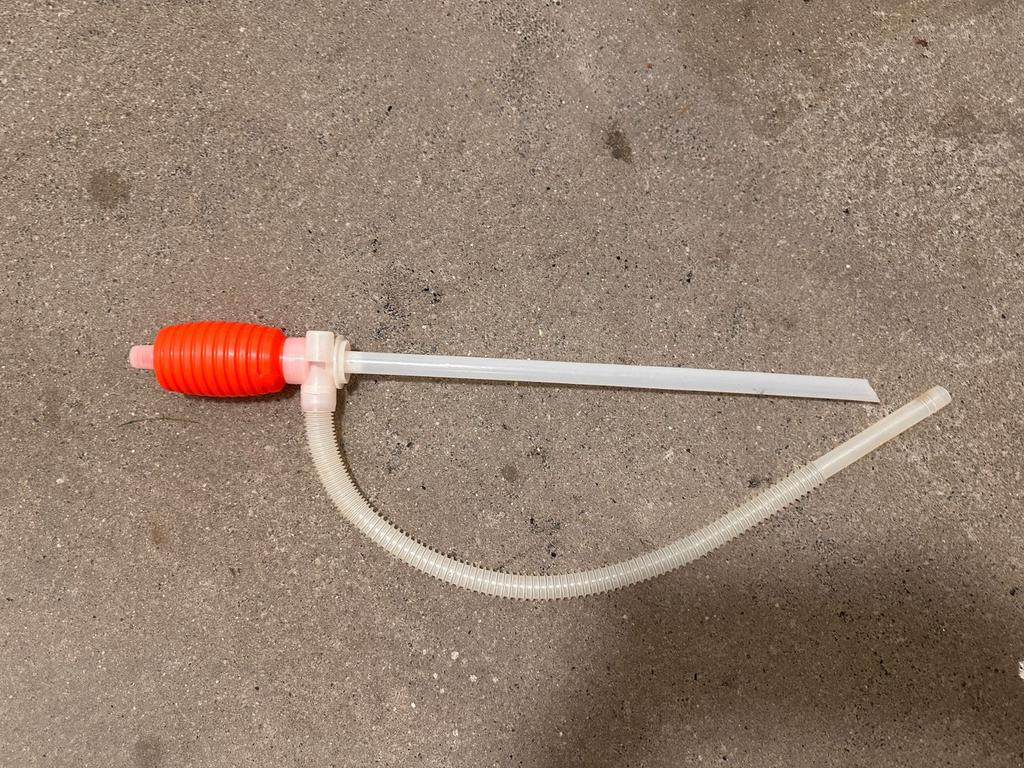 Overhevelaar / hevelpomp handpomp, Tuin en Terras, Tuinsproeiers, Gebruikt, Overige typen, Ophalen of Verzenden