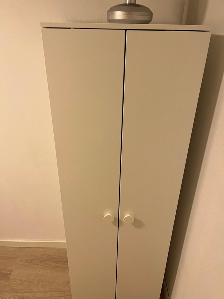 Praktische kledingkast met hangruimte en planken, Huis en Inrichting, Kasten | Kledingkasten, Ophalen, 200 cm of meer, 50 tot 100 cm