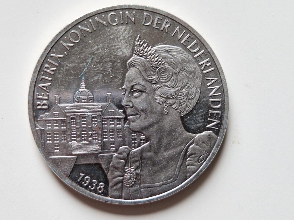 Penning Beatrix Koningin der Nederlanden, Ophalen of Verzenden, Overige materialen, Nederland