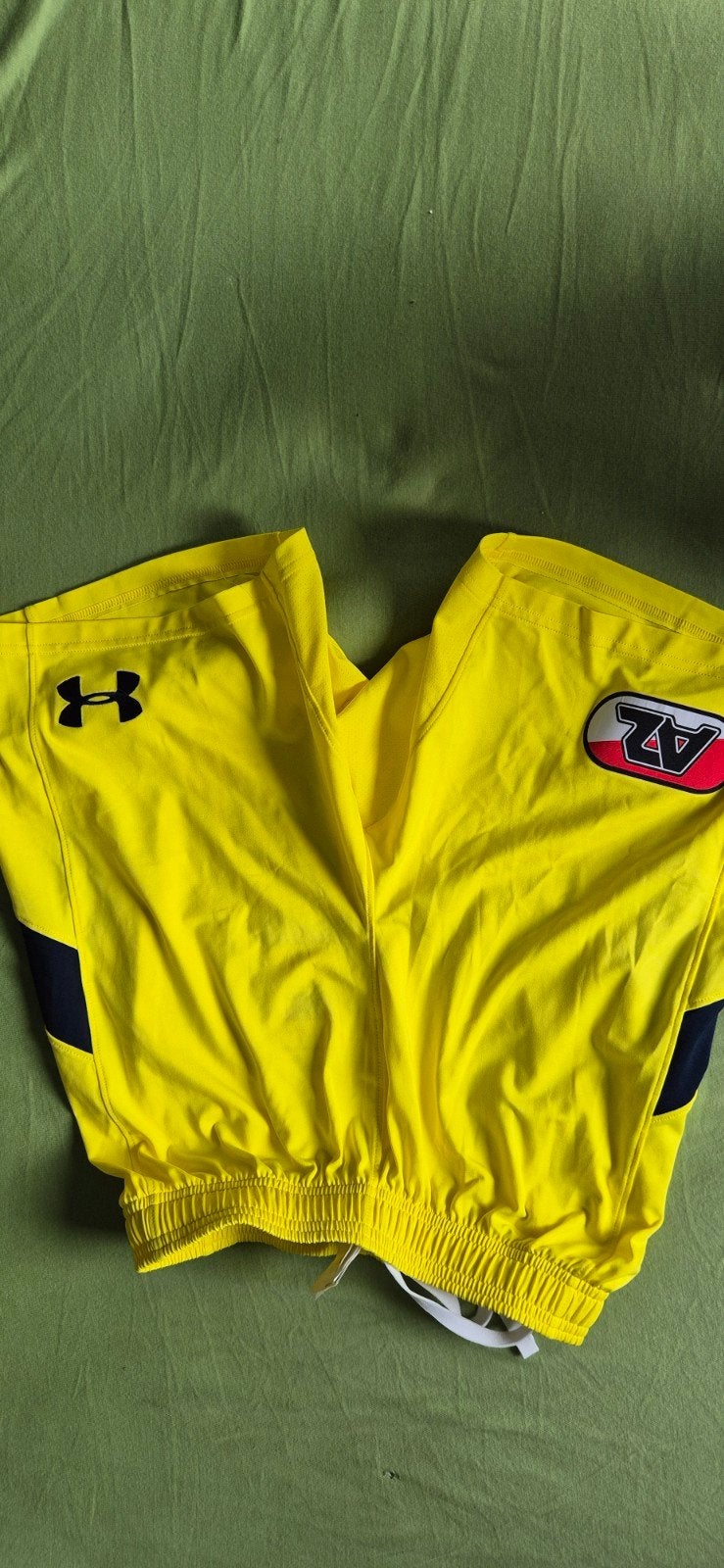Under Armour sportbroekje geel - Nooit gedragen, Geel, Under Armour, Nieuw, Ophalen of Verzenden