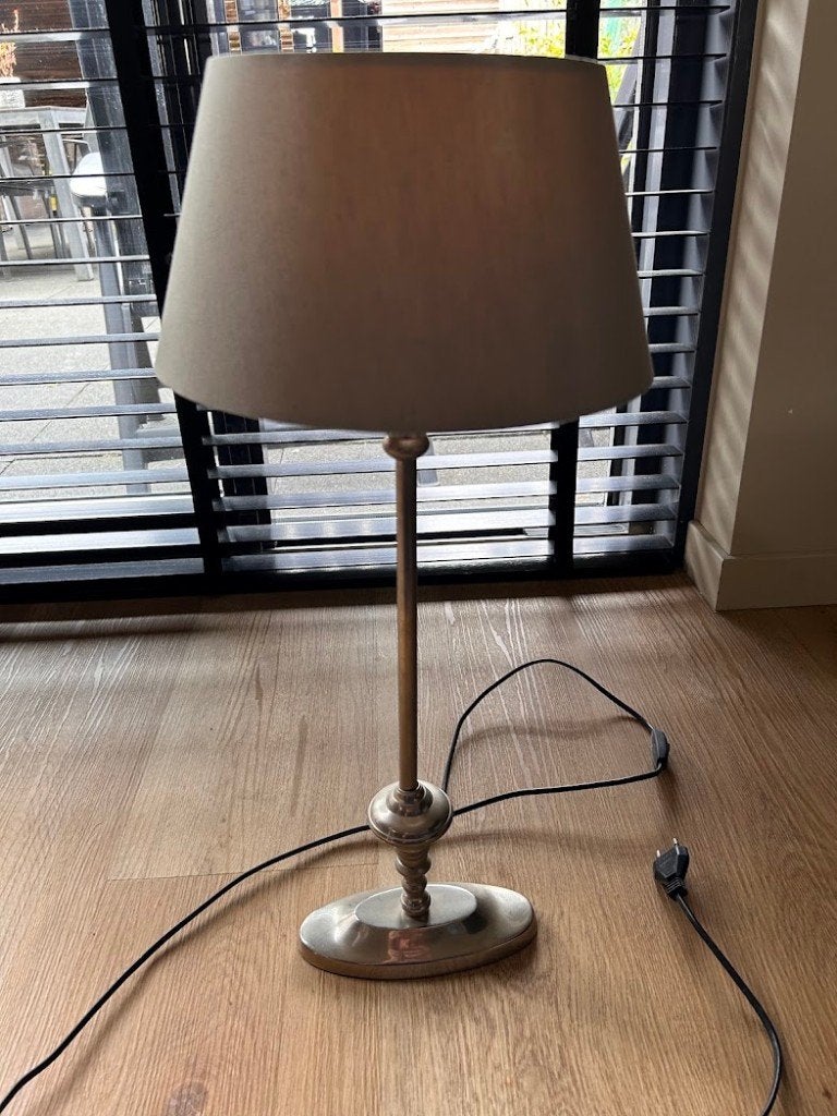 nachtkast lampje - grijs - stoffen kap E27 - 57 CM hoog, Huis en Inrichting, Lampen | Tafellampen, Ophalen, 57 cm, Met schakelaar