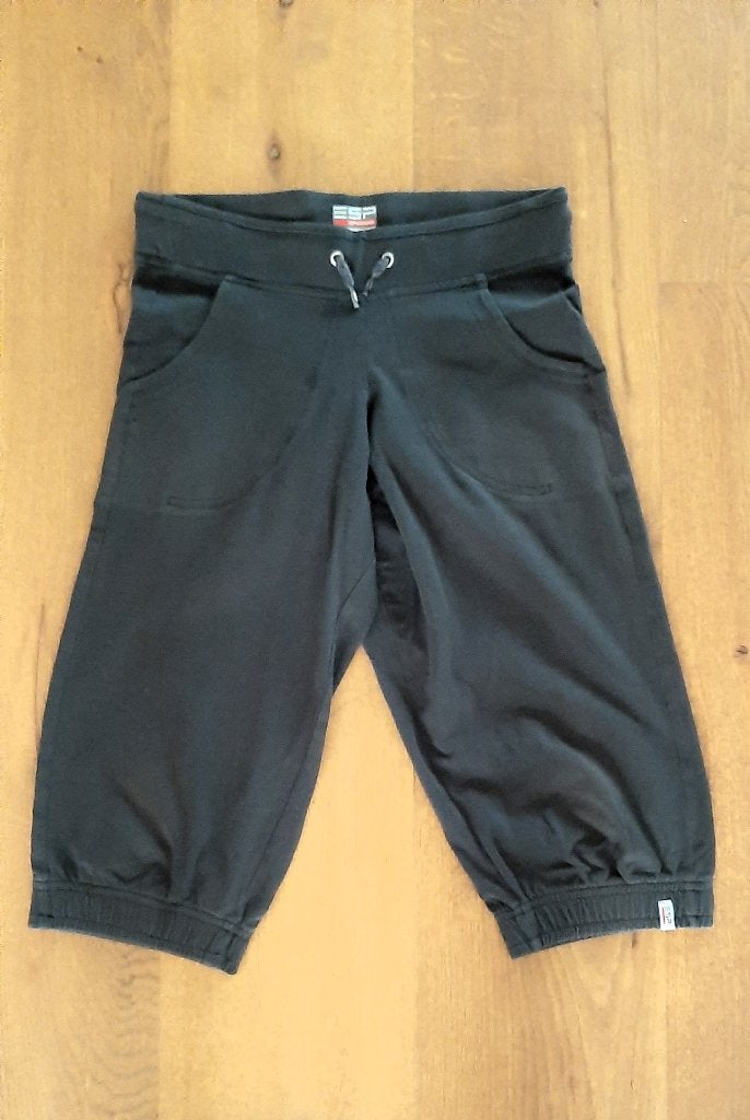 ESPRIT, zwarte halflange (fitness) trainingsbroek, maat S, Kleding | Dames, Sportkleding, Zwart, Ophalen of Verzenden, Maat 36 (S)