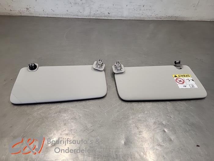 Zonneklep set van een Mercedes Citan