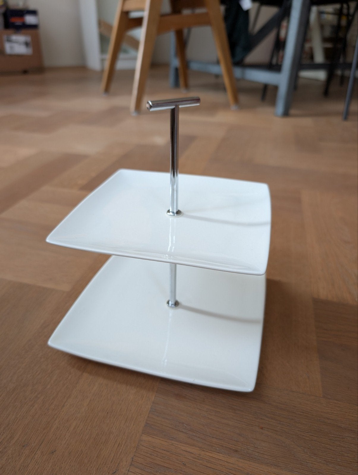 Witte vierkante etagère - Yong New Bone China, Ophalen, Etagère, Demontabel, Zo goed als nieuw