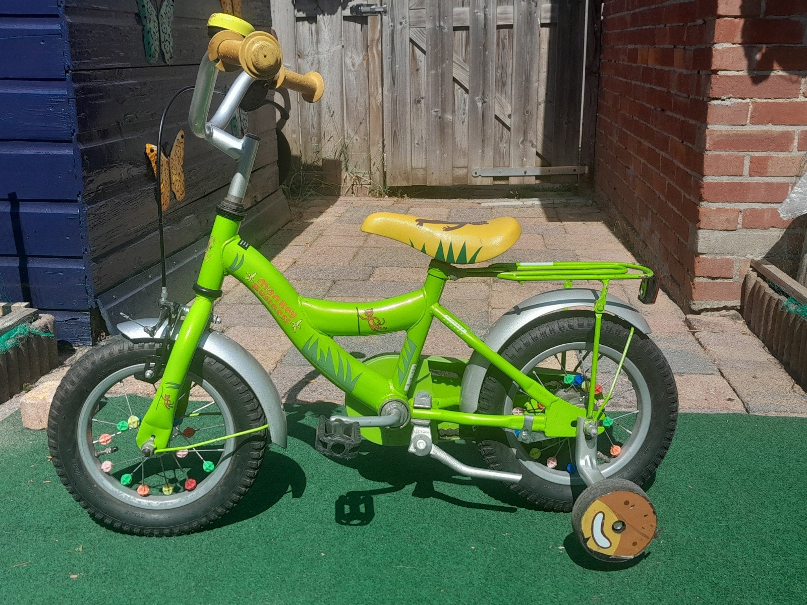 Groene kinderfiets met zijwieltjes - 12 inch, Ophalen, Terugtraprem, Zijwieltjes, Gebruikt