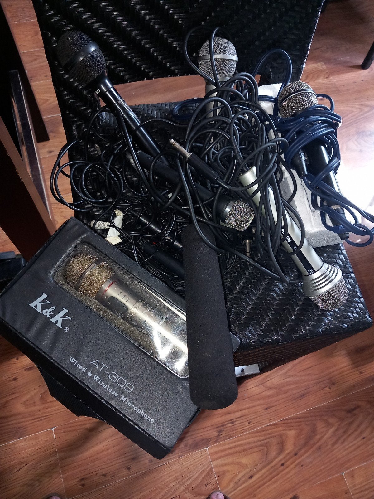 Diverse microfoons en kabels - K&K, Philips, AKG, Ophalen of Verzenden, Gebruikt, Zangmicrofoon, Draadloos