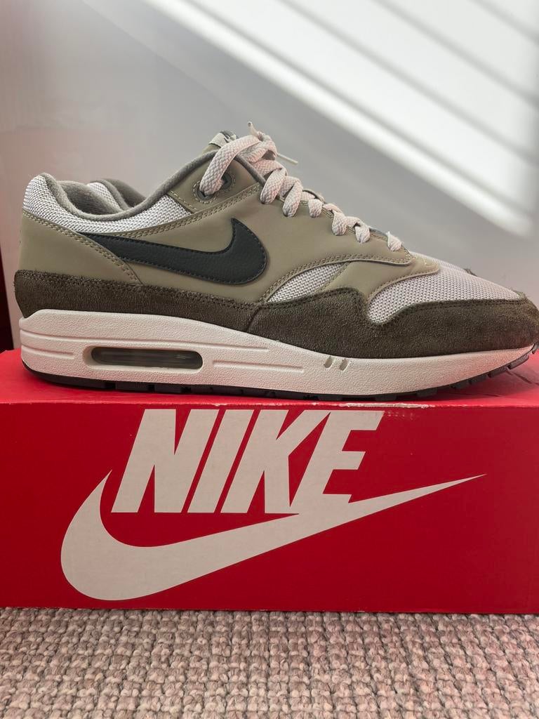 Nike air max 1 “Medium Olive Sequoia” / 46, Overige kleuren, Ophalen of Verzenden, Sneakers of Gympen, Zo goed als nieuw