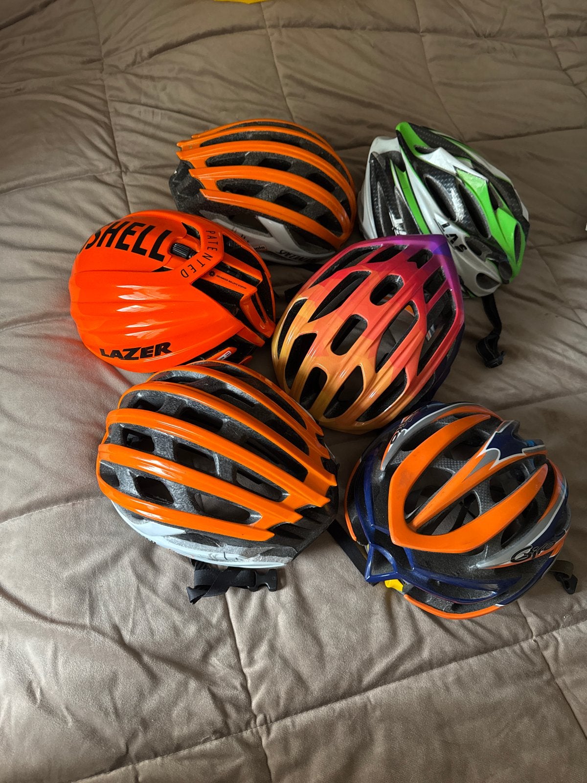 Diverse dames fietshelmen - per stuk, Fietsen en Brommers, Fietsaccessoires | Fietshelmen, Ophalen of Verzenden, Gebruikt, Overige maten
