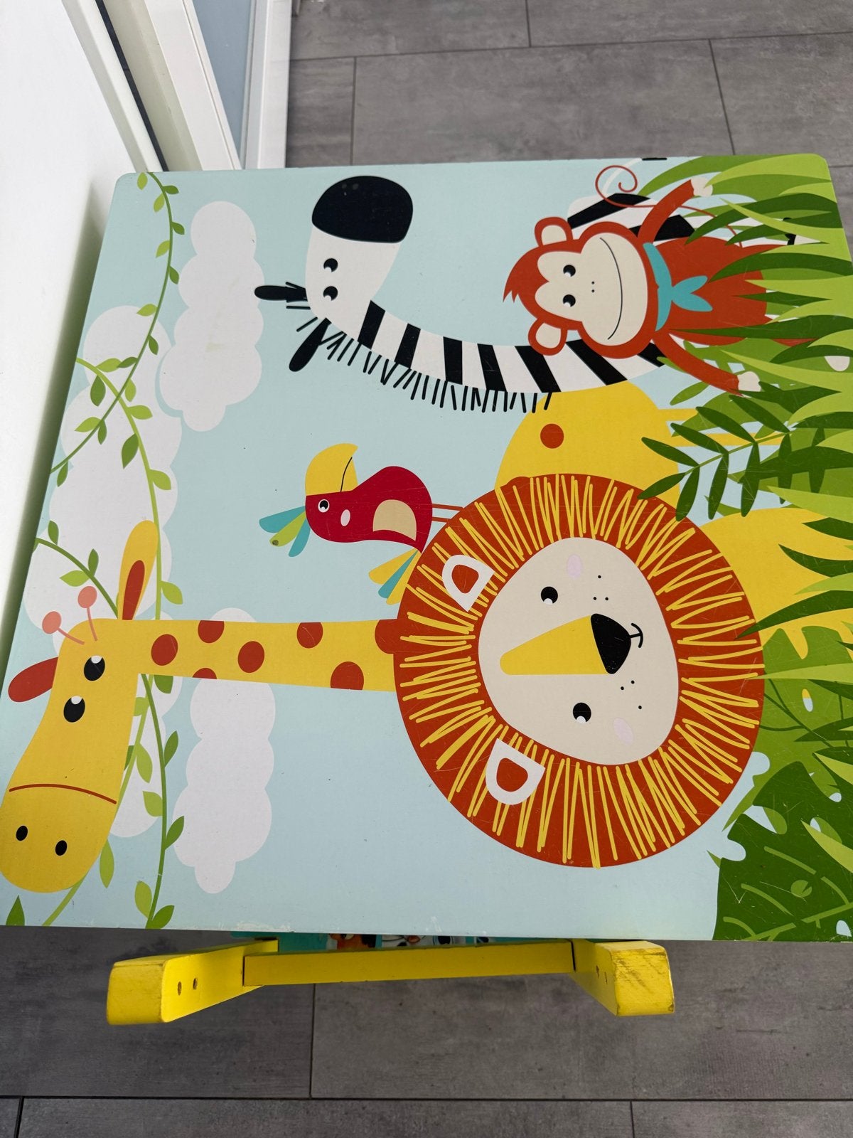 Kinder tafel met jungle dieren print, Ophalen, Gebruikt, Tafel(s)