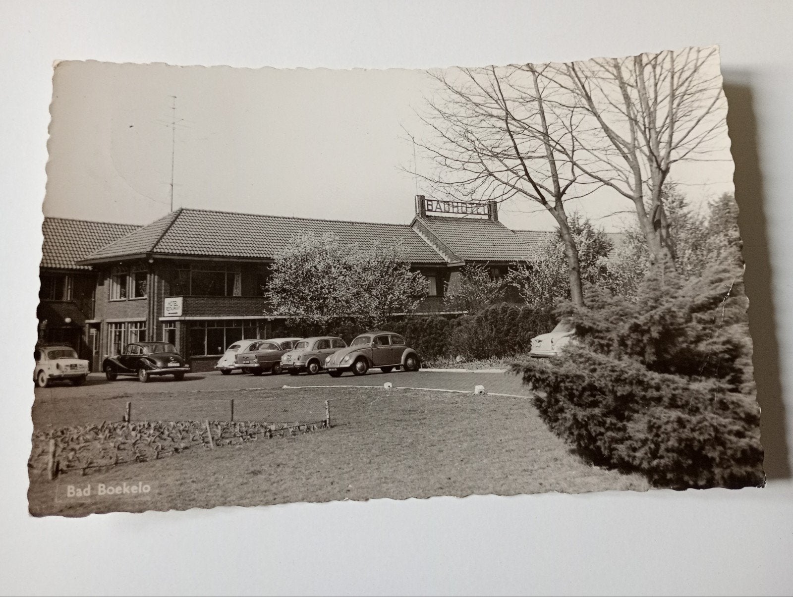 Bad Boekelo Hotel met Auto's 1961, Ophalen of Verzenden, 1960 tot 1980, Gelopen, Overijssel
