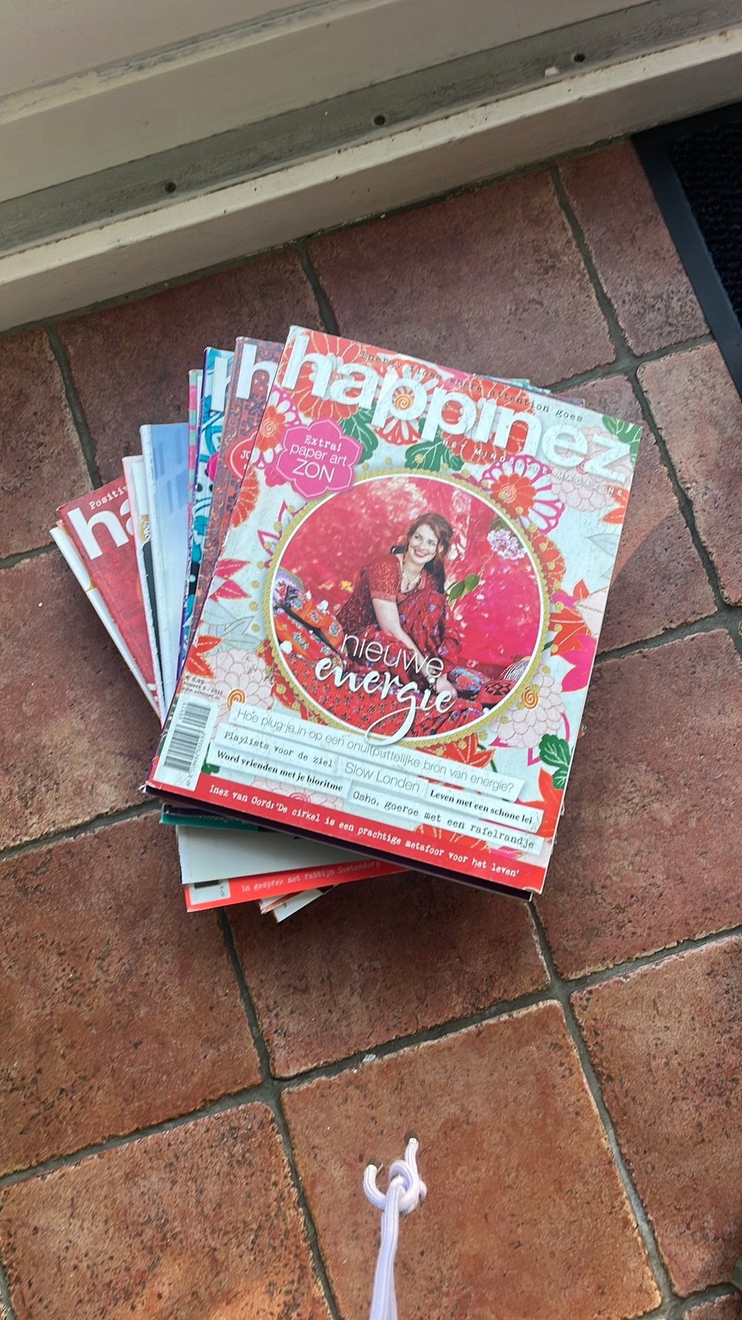 Gratis Happinez tijdschhriften, Boeken, Ophalen of Verzenden, Gelezen