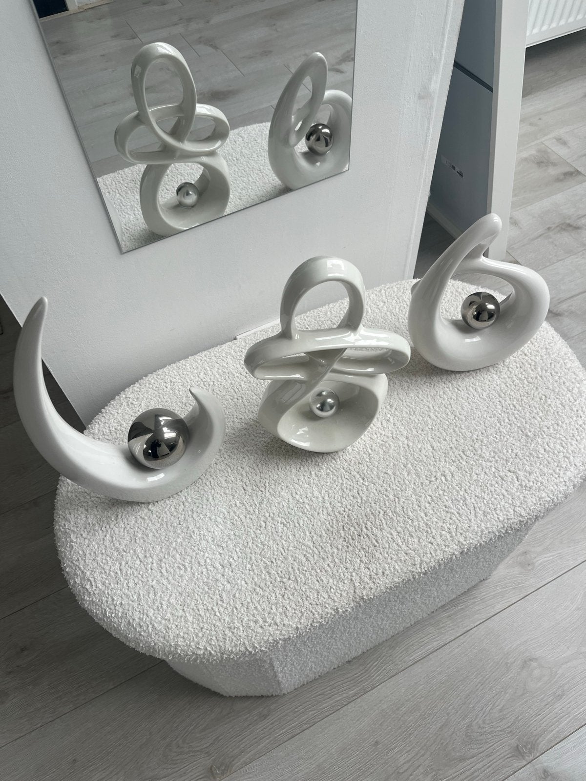 Set van 3 Witte Keramische Decoratieve Beelden met Zilveren, Ophalen, Zo goed als nieuw, Modern, Wit