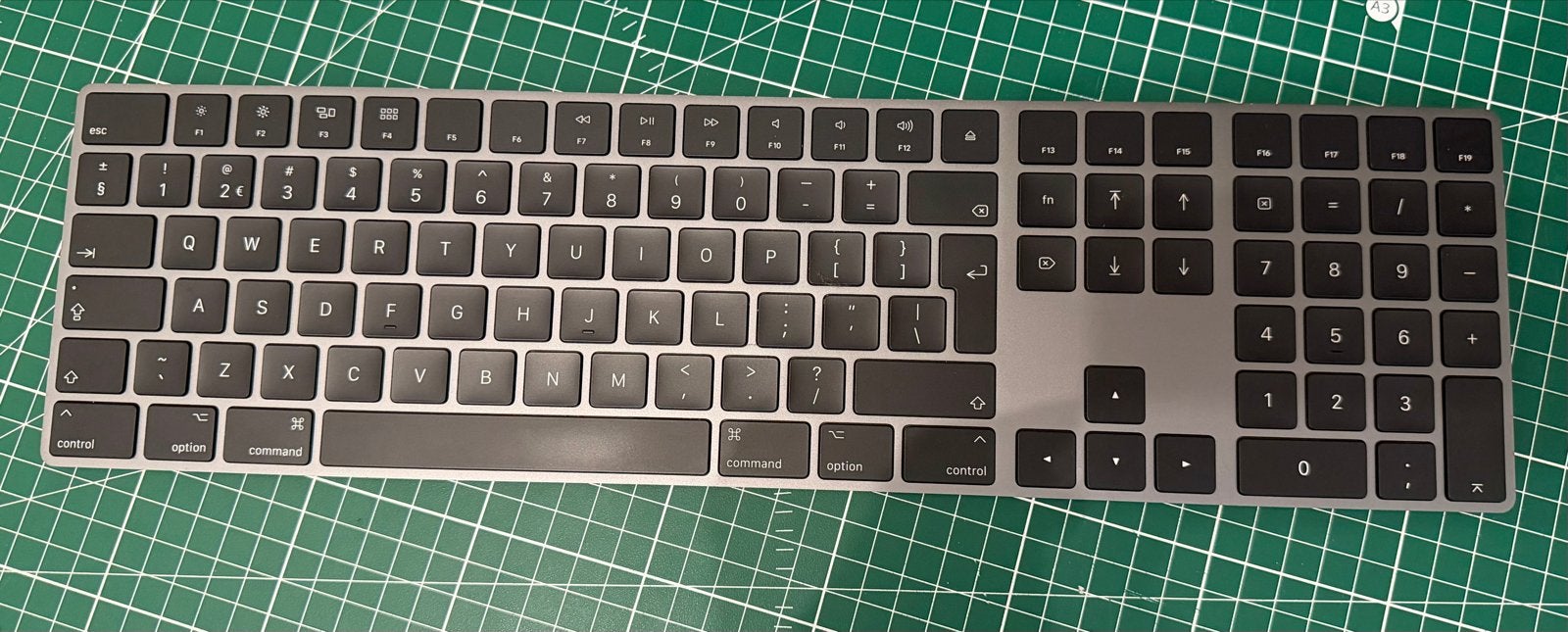 Draadloze Apple Magic Keyboard A1843 + numeriek en USB-C, Ophalen of Verzenden, Zo goed als nieuw, Draadloos, Qwerty
