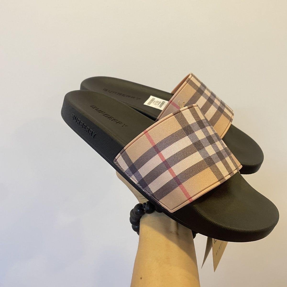 Burberry slippers nieuw met doos, Kleding | Dames, Schoenen, Verzenden, Nieuw, Beige, Slippers