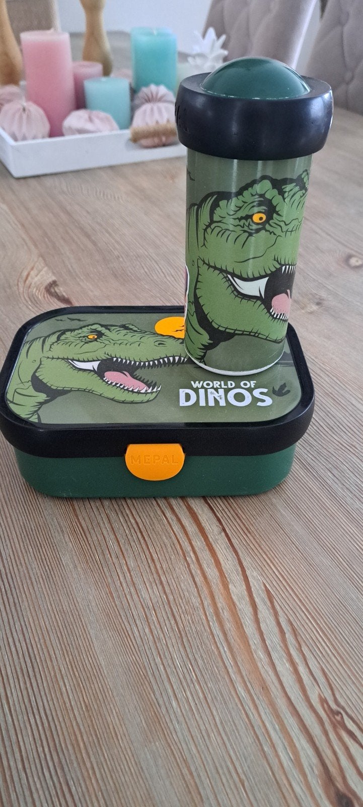 Dino broodtrommel en beker, Ophalen