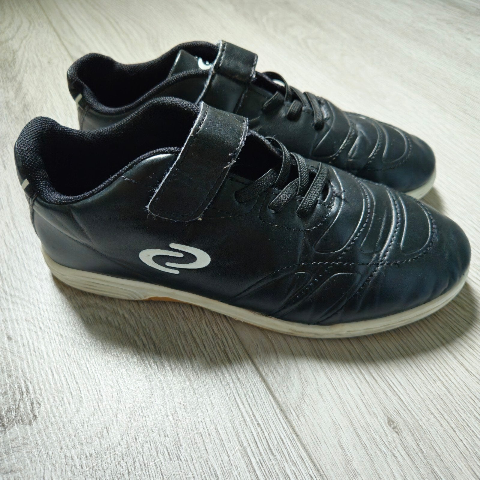 Kastopruiming: Chicane gym/zaalschoenen maat 34/35, Ophalen of Verzenden, Chicane, Sportschoenen