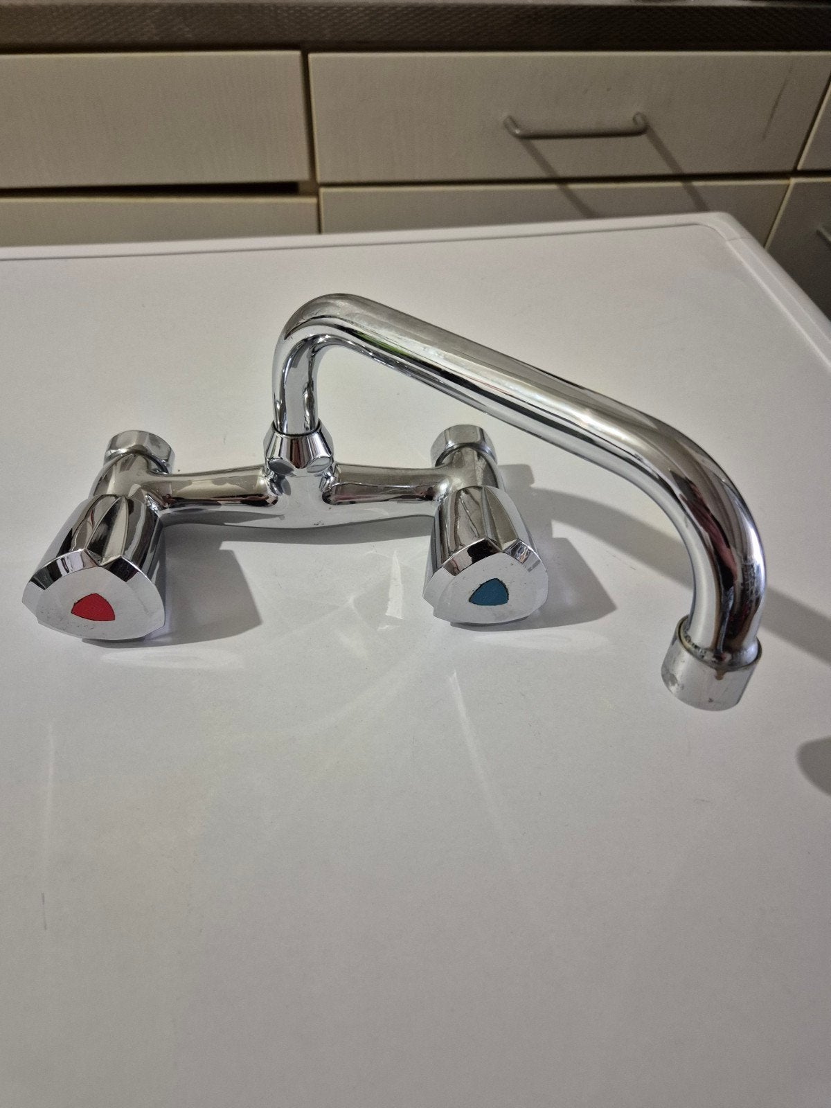 Chromen Keukenkraan met Dubbele Hendel, Doe-het-zelf en Verbouw, Ophalen of Verzenden, Gebruikt, Chroom, Kraan