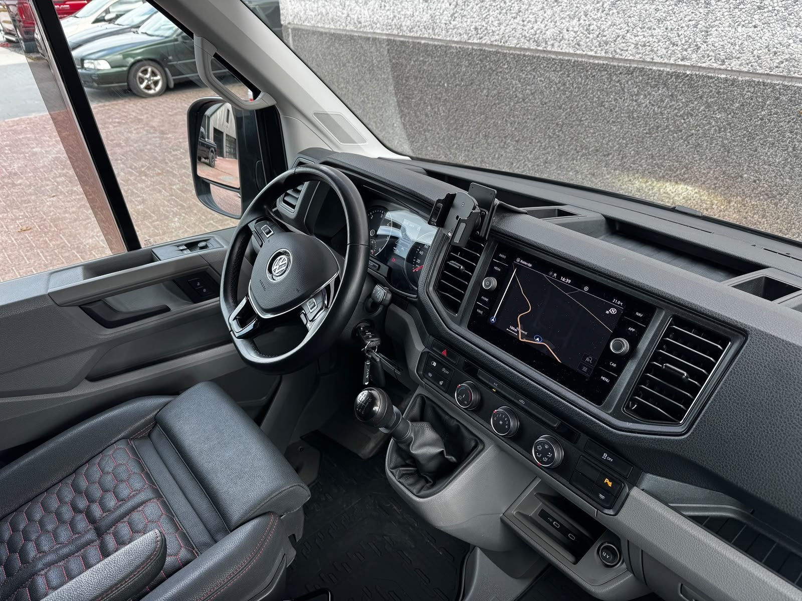 Volkswagen Crafter 35 2.0 TDI L3H2 177pk Exclusive Hero pakk, Voorwielaandrijving, Gebruikt, Euro 6, 4 cilinders