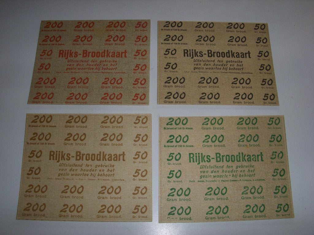 4 verschillende bonnen Rijks broodkaart eerste wereldoorlog, Nederland, Ophalen of Verzenden, Zo goed als nieuw, Voor 1940