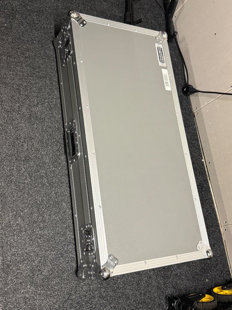 Pedaltrain PT-Pro Pedalboard in tour/flightcase NIEUWSTAAT, Muziek en Instrumenten, Ophalen, Zo goed als nieuw