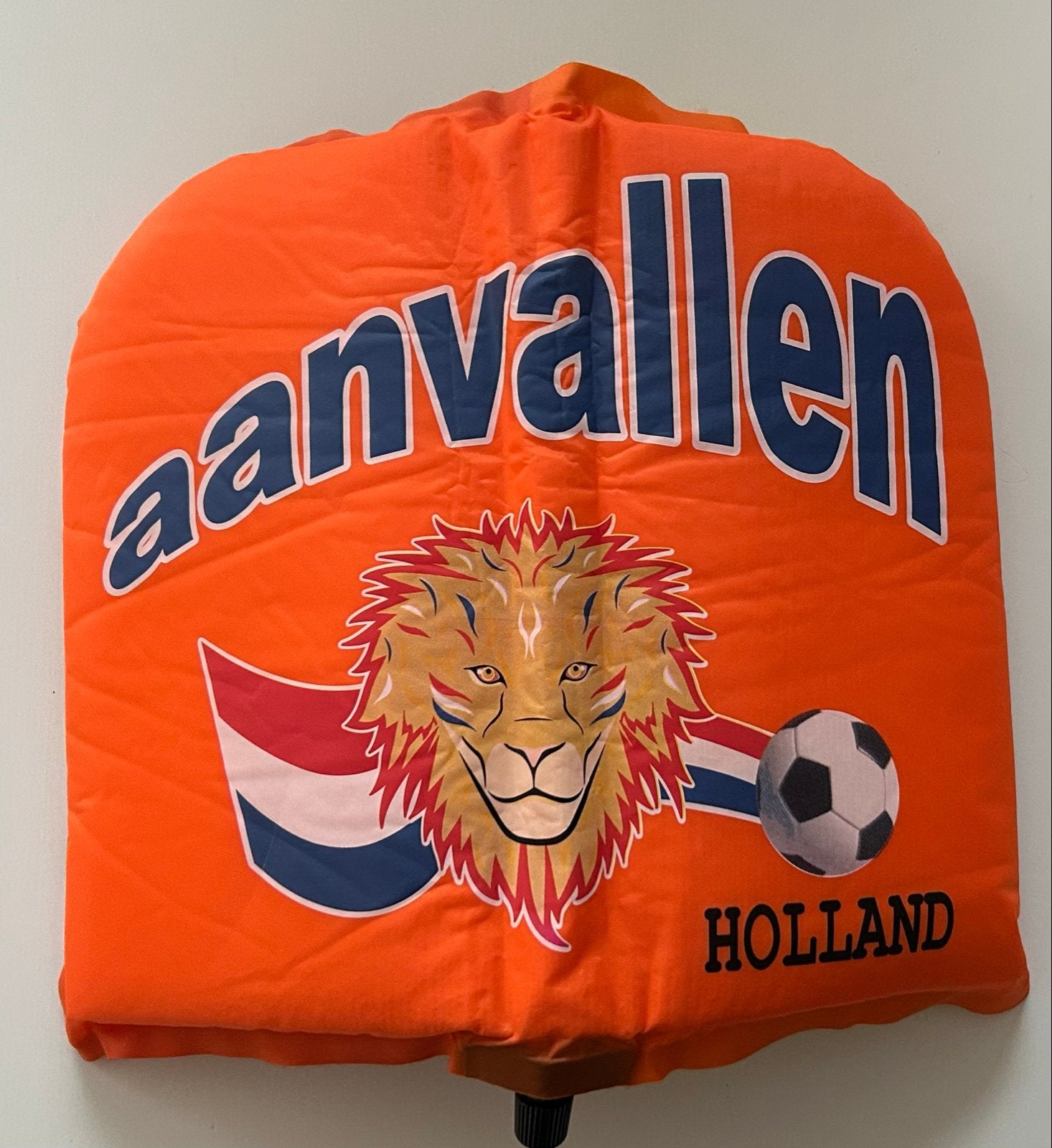 Oranje stadionkussen "AANVALLEN" WK Nederlands Elftal, Verzamelen, Sportartikelen en Voetbal, Zo goed als nieuw, Overige typen