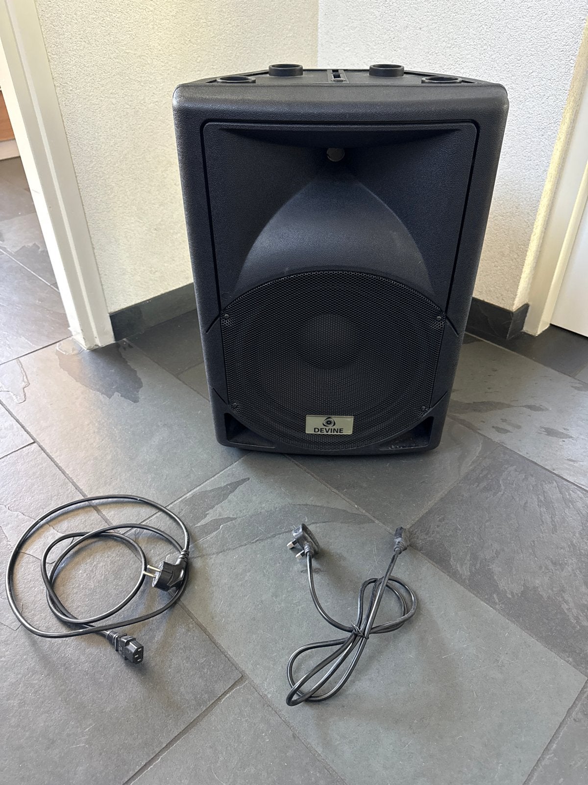 Devine Artis 12A actieve speaker, Gebruikt, Inclusief kabels, Party speaker, Ophalen