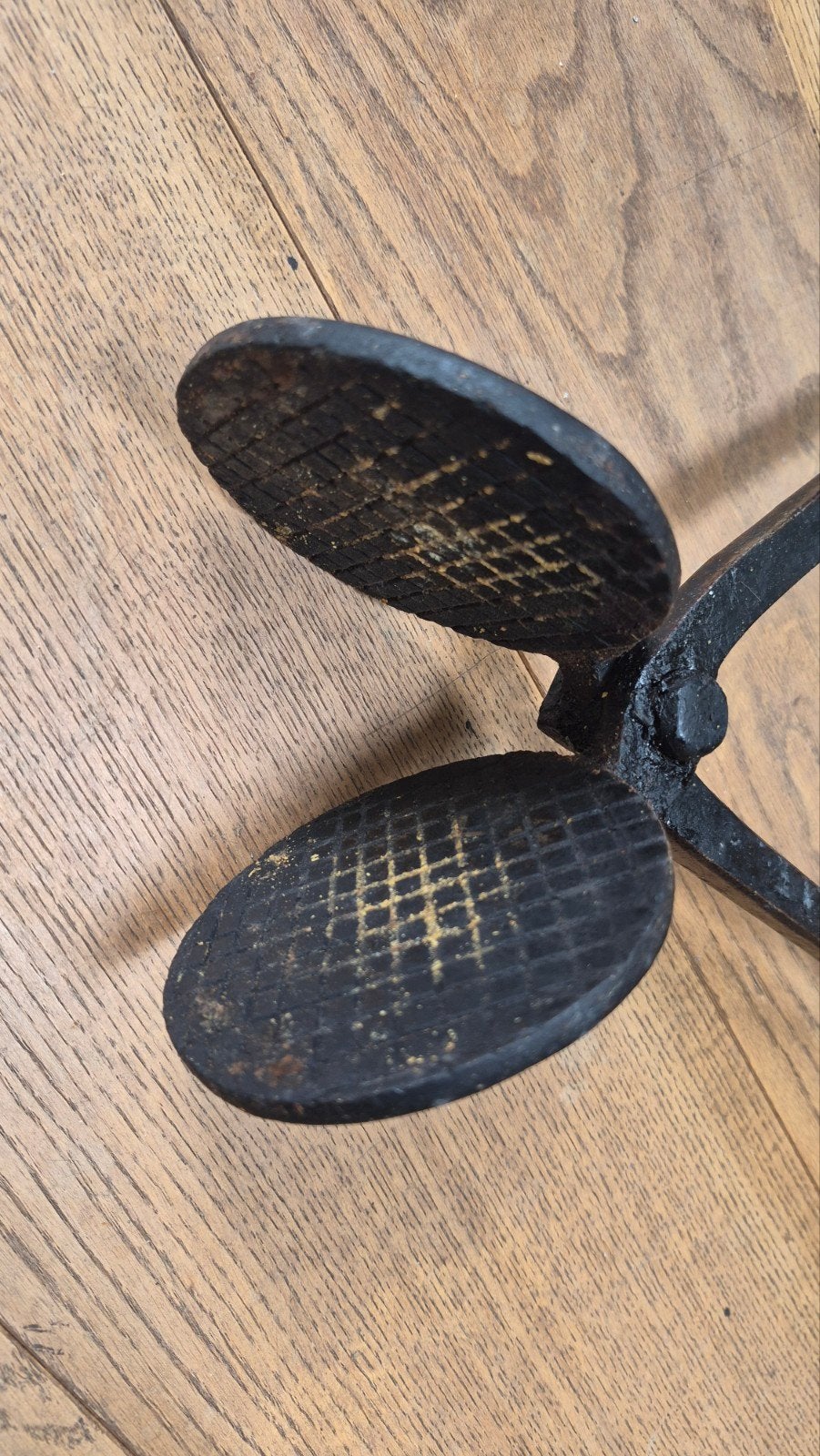 Antieke wafelijzer - Gietijzeren wafelmaker, Ophalen