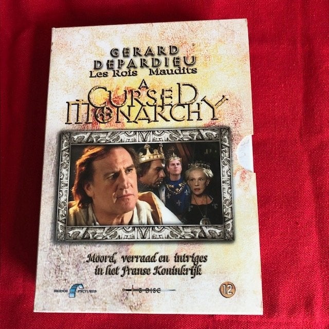 DVD Box A Cursed Monarchy Gerard Depardieu, Cd's en Dvd's, Vanaf 16 jaar, Historisch of Kostuumdrama, Nederlands, Ophalen of Verzenden