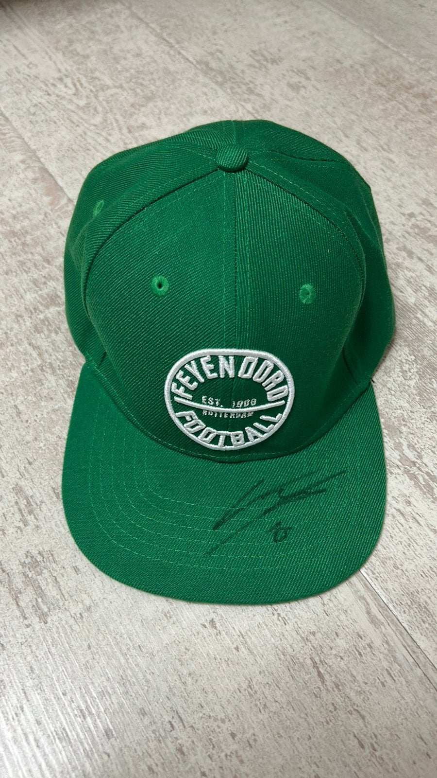 2 Feyenoord petjes met handtekening nr 16 en nr 35, Ophalen of Verzenden, Zo goed als nieuw