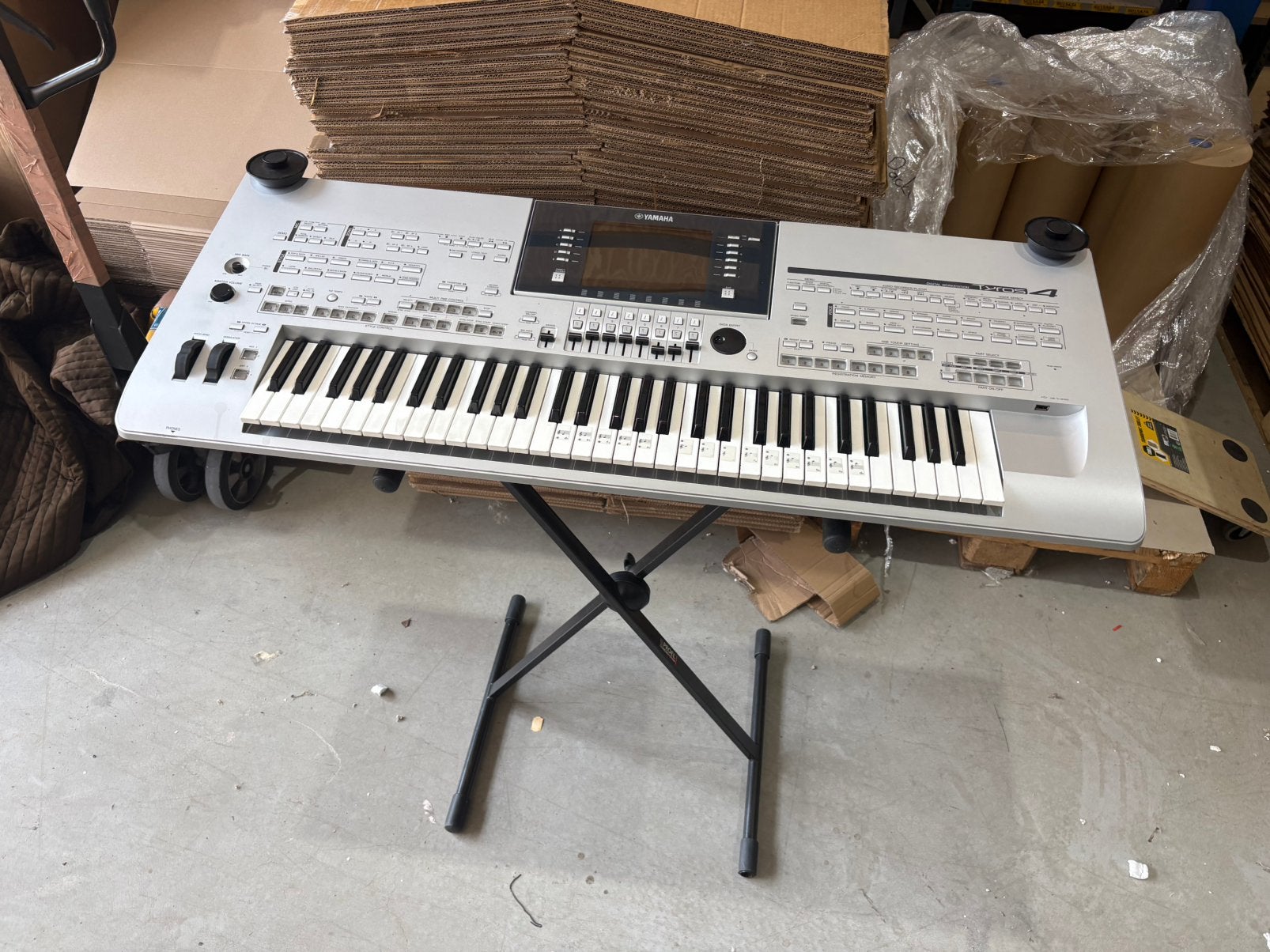 Yamaha Tyros 4 Keyboard - Met Standaard & Bankje, Ophalen, 61 toetsen, Yamaha, Zo goed als nieuw