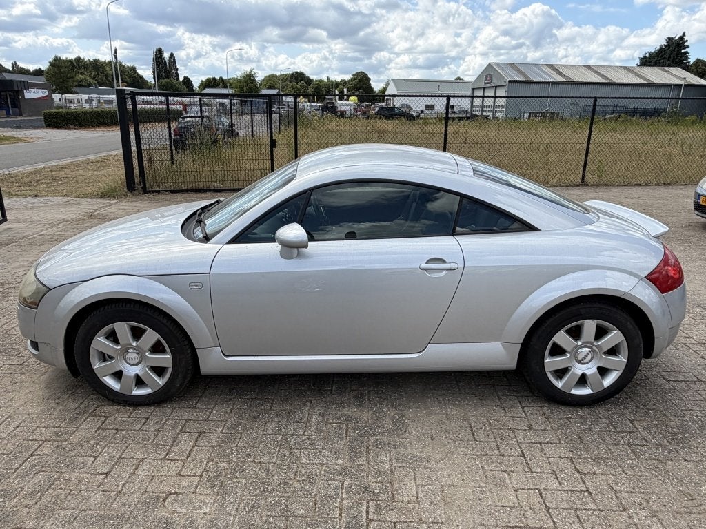Audi TT 1.8 5V Turbo| CONCOURSSTAAT| LEER| CLIMA| CRUISE, Auto's, Voorwielaandrijving, Dealer onderhouden, TT, 4 cilinders