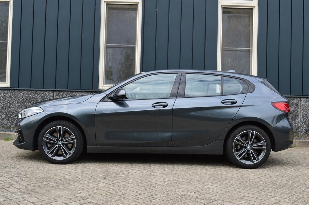 BMW 1-serie 120i Sport Line High Executive Rijklaarprijs-Gar, Auto's, BMW, 730 kg, Gebruikt, 4 cilinders, 179 pk
