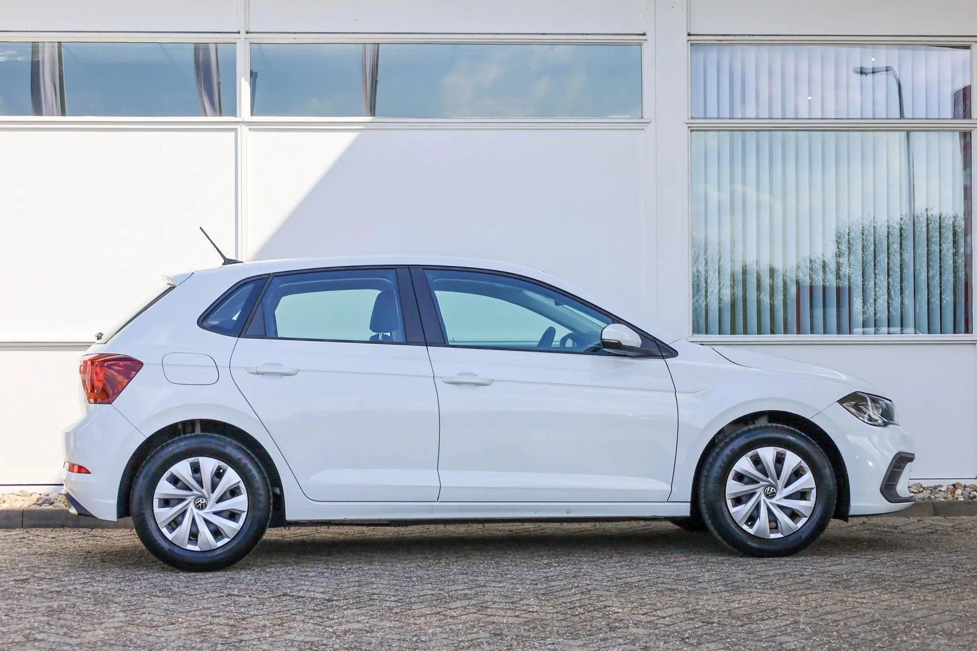 Volkswagen Polo 1.0 MPI 80pk Polo (bj 2022), Wit, Start-stop-systeem, Bedrijf, Handgeschakeld