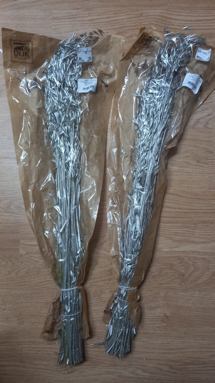 2x Zilverkleurige Decoratieve Grassen - 65 cm, Ophalen of Verzenden, Nieuw, Zilver