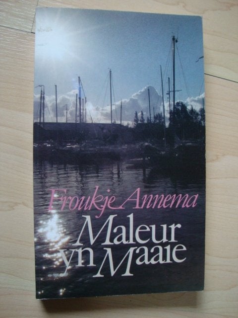 MALEUR YN MAAIE Froukje Annema friestalig gurbe rige, Ophalen of Verzenden, Zo goed als nieuw
