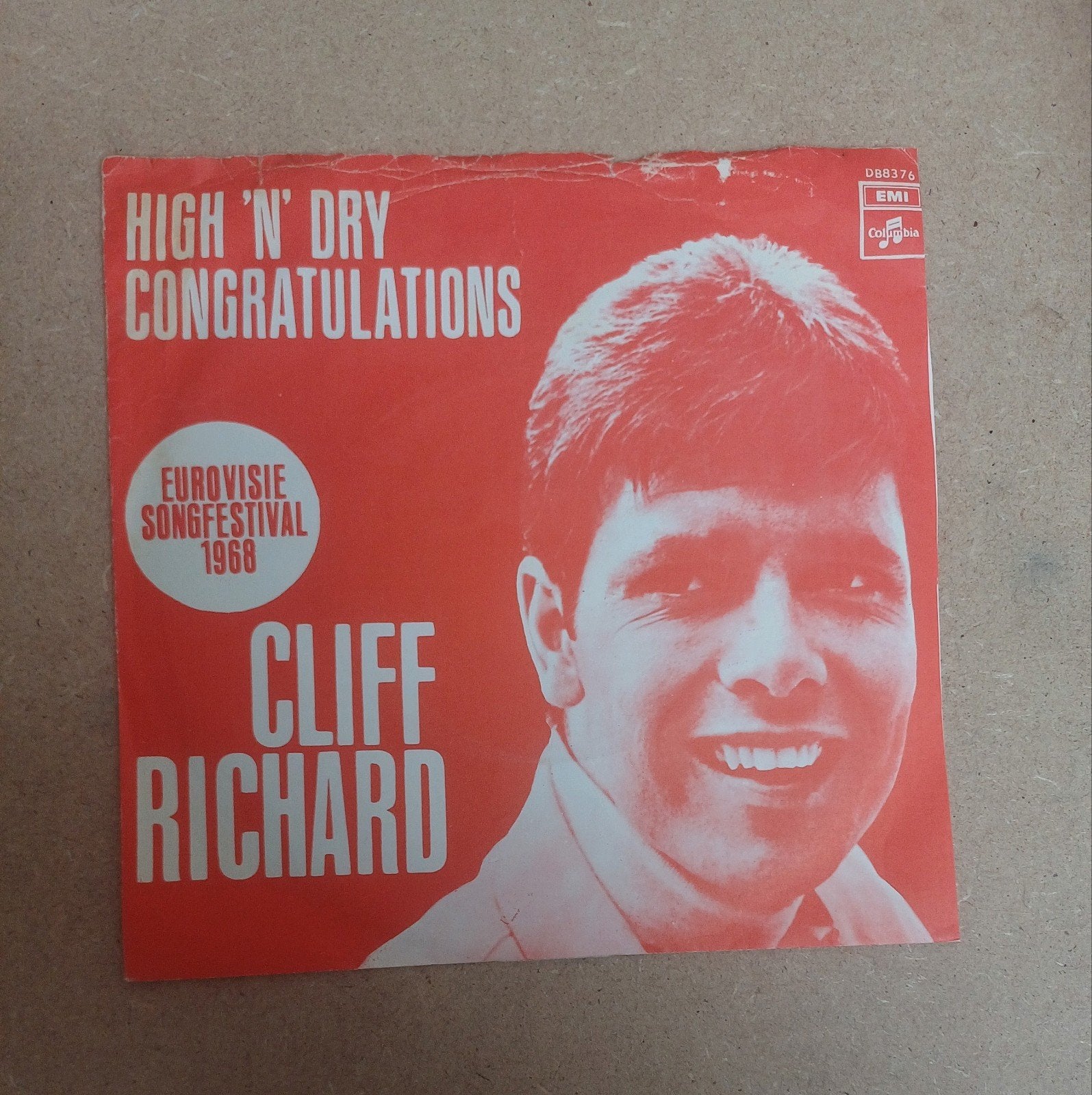 Cliff Richard  - Congratulations, Beschermende buitenhoes, Ophalen of Verzenden, Gebruikt, Pop