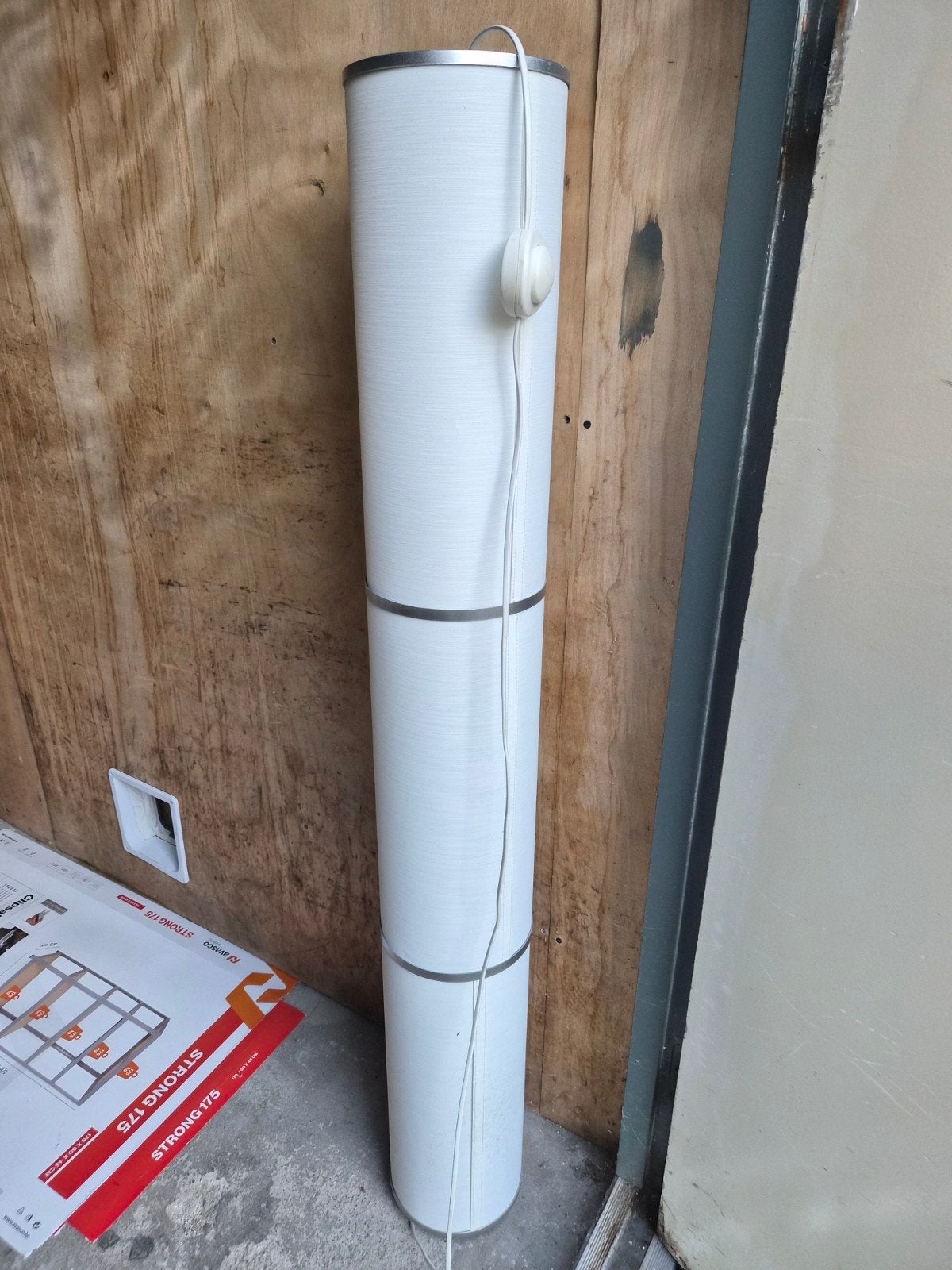 Witte staande IKEA lamp - Modern design, Metaal, Ophalen of Verzenden, Zo goed als nieuw, Modern