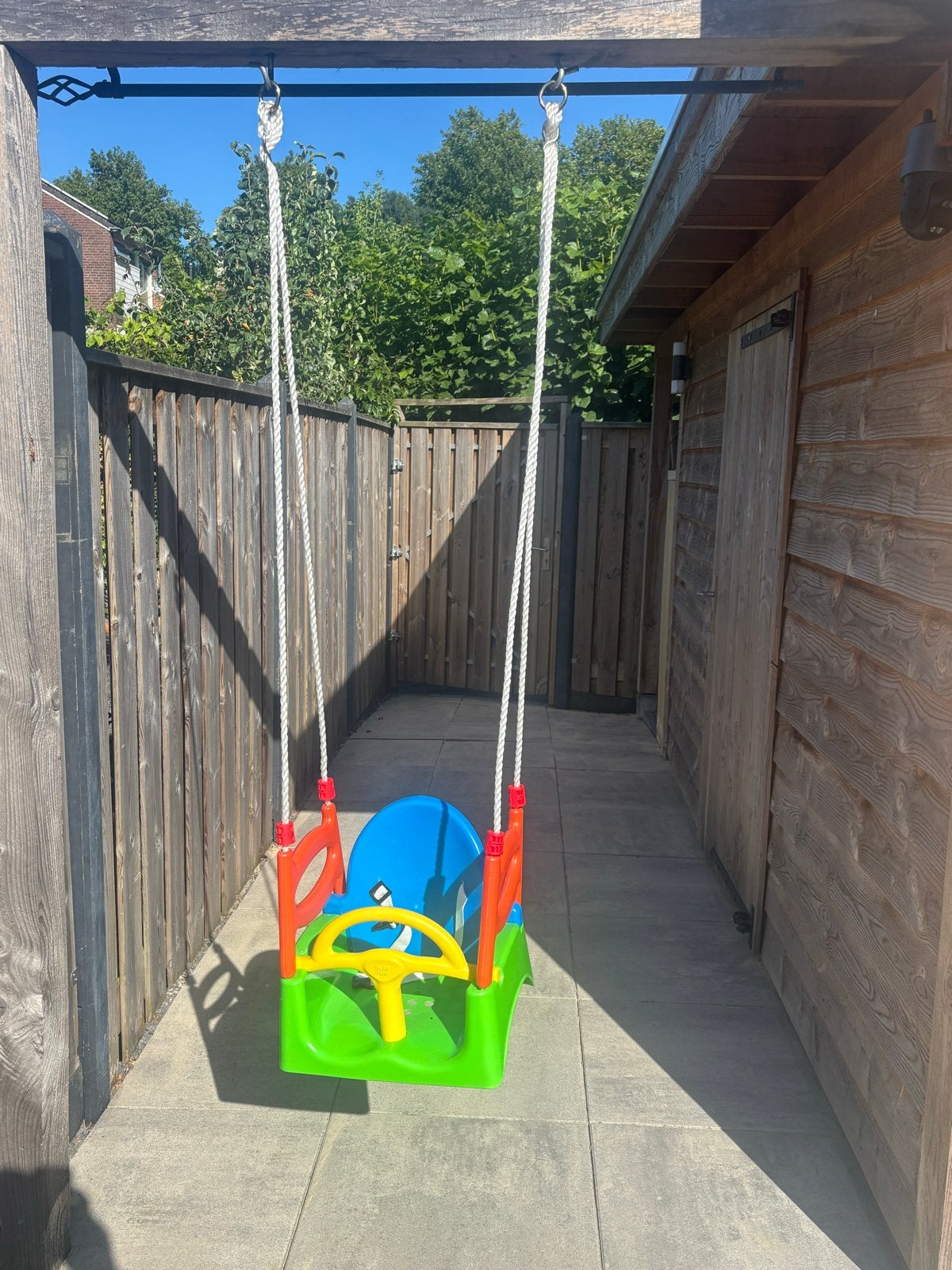 Kleurrijke babyschommel, Ophalen, Zo goed als nieuw, Schommel